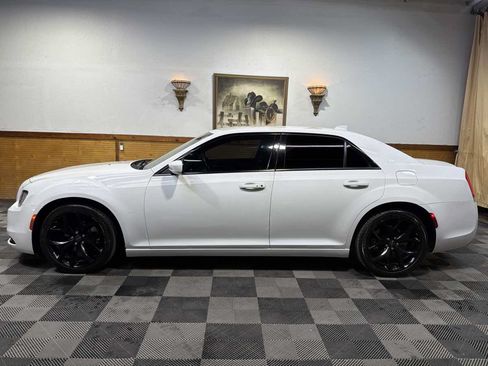Used 2021 Chrysler 300 S RWD image 2