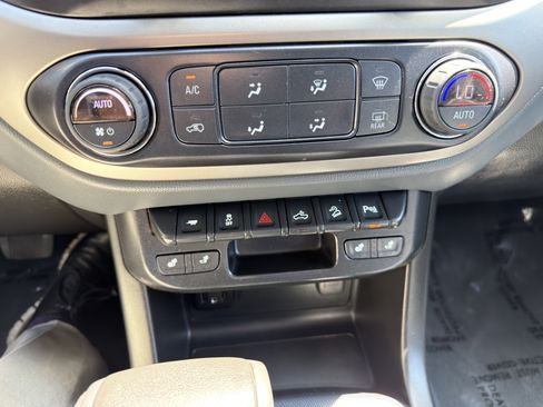 Used 2020 Chevrolet Colorado Z71 AWD/4WD image 34