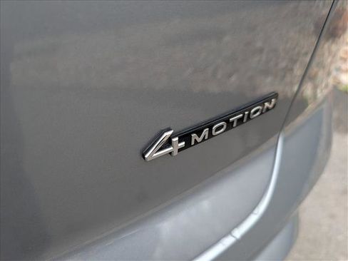 Used 2024 Volkswagen Atlas Cross Sport SEL R-Line image 23