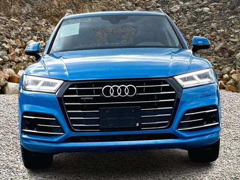 Used 2020 Audi Q5 e Premium Plus w/ Premium Plus Package image 3