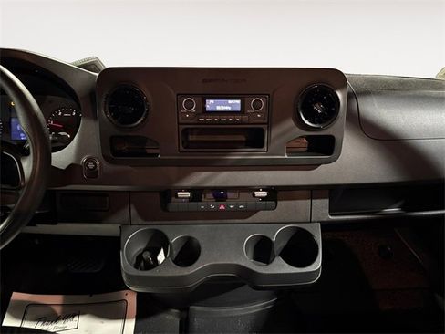 Used 2020 Mercedes-Benz Sprinter 2500 image 11