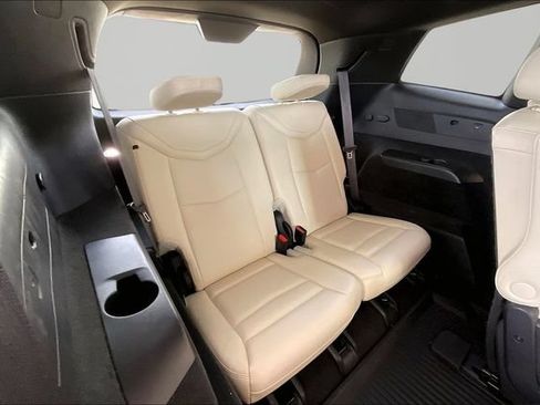 Used 2024 Cadillac XT6 Sport w/ Technology Package AWD/4WD image 18