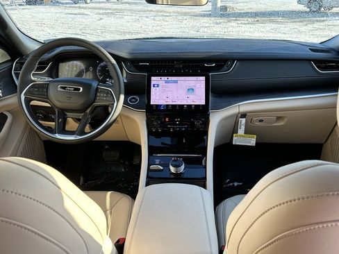 New 2025 Jeep Grand Cherokee Limited image 19
