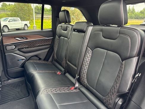 Used 2023 Jeep Grand Cherokee Summit w/ Advanced Protech Group IV AWD/4WD image 21
