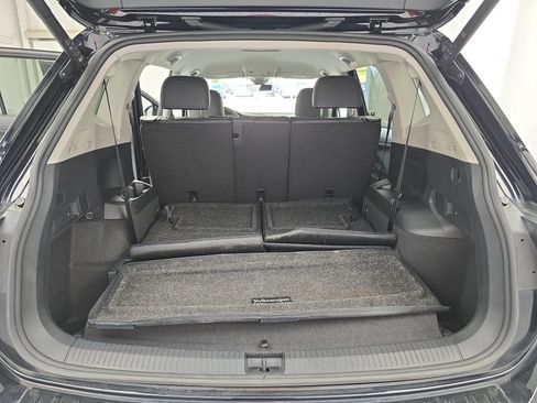 Certified 2024 Volkswagen Tiguan SE FWD image 13