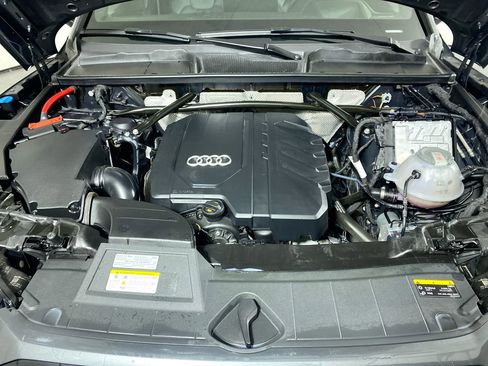 Used 2023 Audi Q5 2.0T Prestige w/ Prestige Package image 27