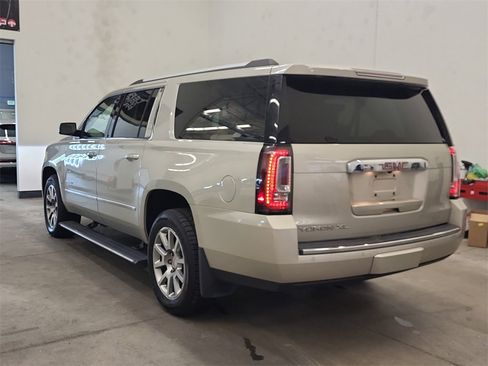 Used 2015 GMC Yukon XL Denali w/ Premium Package image 6