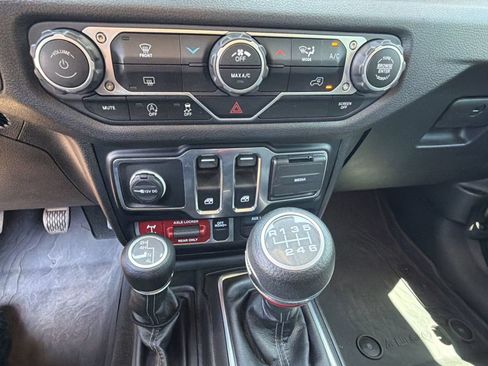 Used 2024 Jeep Wrangler Sport AWD/4WD image 25