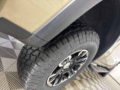 Used 2022 Chevrolet Silverado 1500 ZR2 image 34