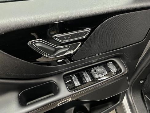 Used 2023 Lincoln Aviator AWD w/ Premium Package image 29