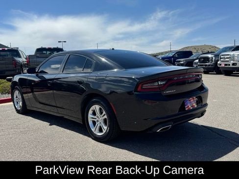 Used 2022 Dodge Charger SXT RWD image 3