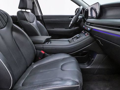 Certified 2024 Hyundai Palisade Limited FWD image 16