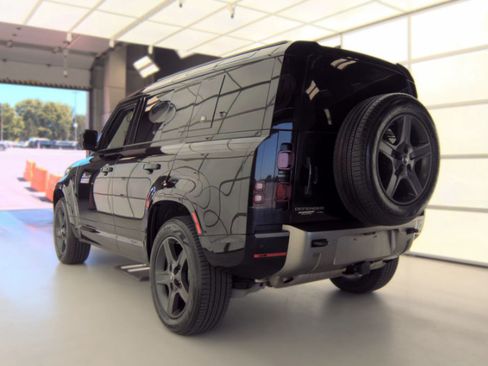 Used 2023 Land Rover Defender 110 X-Dynamic SE AWD/4WD image 6