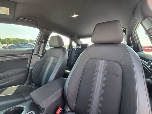 Used 2025 Honda Civic Sport image 19