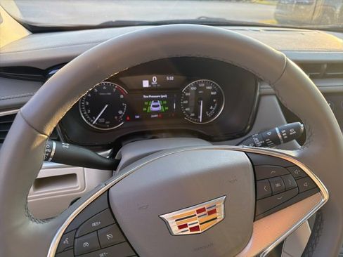 Used 2023 Cadillac XT5 Premium Luxury image 13