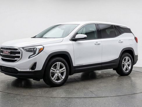Used 2024 GMC Terrain SLE FWD image 3