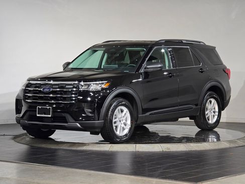 New 2026 Ford Explorer Active AWD/4WD image 5