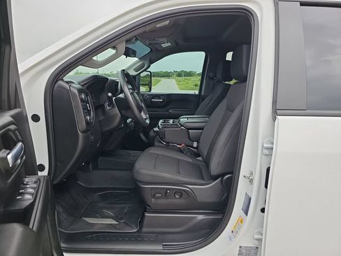 Used 2025 Chevrolet Silverado 2500 Custom w/ Custom Convenience Package AWD/4WD image 18