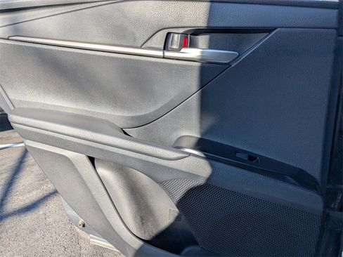 Used 2025 Toyota Camry SE image 27