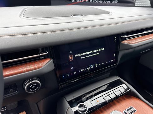New 2026 Lincoln Navigator L Black Label AWD/4WD image 21