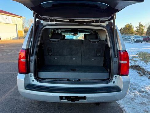 Used 2019 Chevrolet Tahoe LT image 3