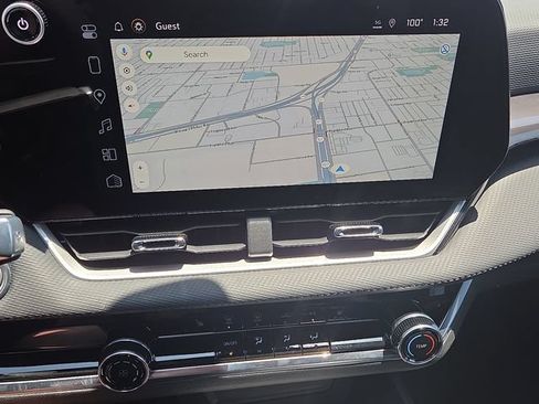 New 2026 Chevrolet Equinox LT w/ Safety and Technology Package FWD image 11