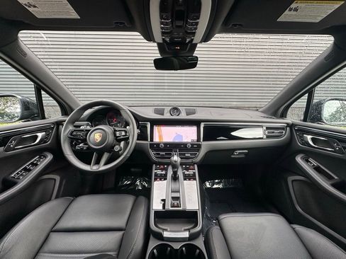 Certified 2026 Porsche Macan Turbo AWD/4WD image 6