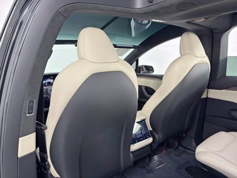Used 2023 Tesla Model X image 38
