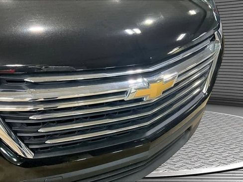 Used 2023 Chevrolet Traverse LT FWD image 33