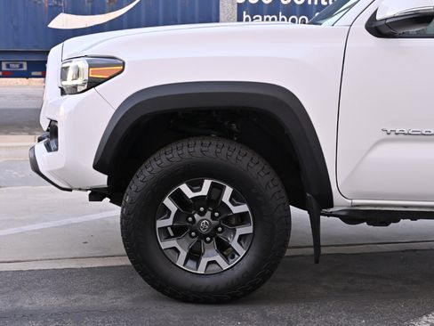 Used 2021 Toyota Tacoma TRD Off-Road w/ Technology Package image 32