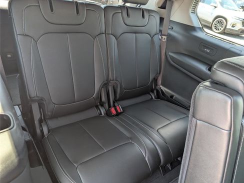 Used 2023 Jeep Grand Cherokee L Limited AWD/4WD image 13