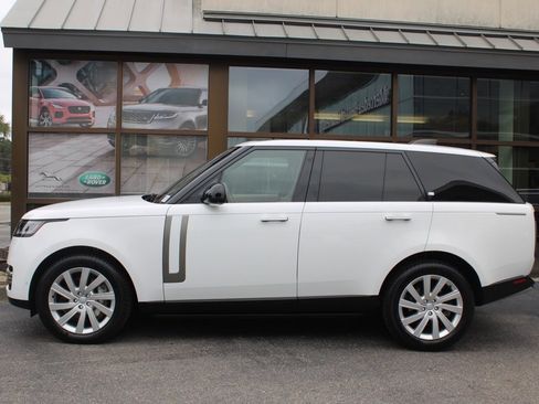 Used 2023 Land Rover Range Rover SE image 7