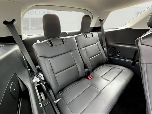 New 2025 Ford Explorer Active w/ Active Comfort Package image 29