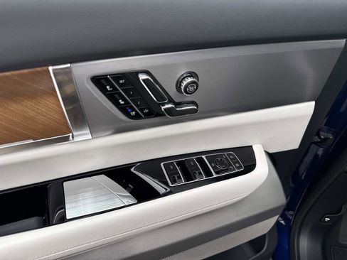 New 2026 Cadillac Vistiq Sport AWD/4WD image 18