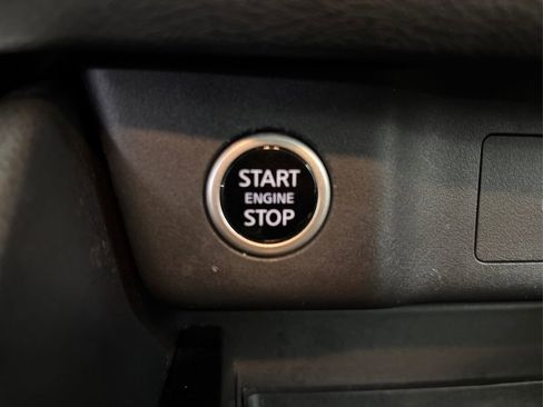 Used 2023 Nissan Rogue SV image 29