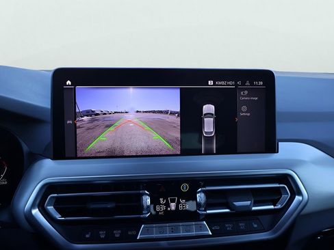 Used 2025 BMW X4 xDrive30i image 25