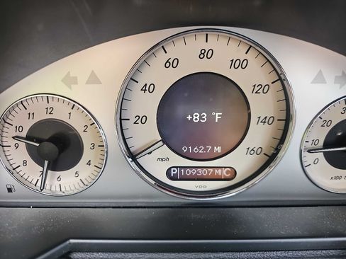 Used 2008 Mercedes-Benz E 550 Sedan image 16