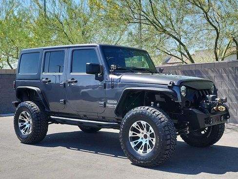 Used 2018 Jeep Wrangler Unlimited Sport w/ Connectivity Group AWD/4WD image 2