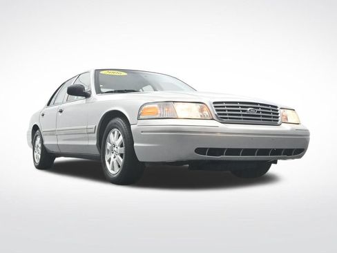 Used 2006 Ford Crown Victoria LX RWD image 34