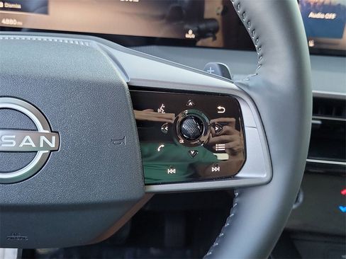 Used 2025 Nissan Murano SV image 6