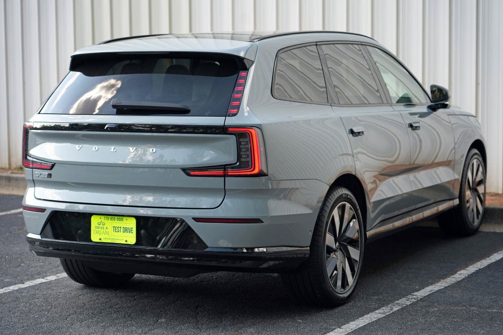 Used 2025 Volvo EX90 Ultra AWD/4WD image 52