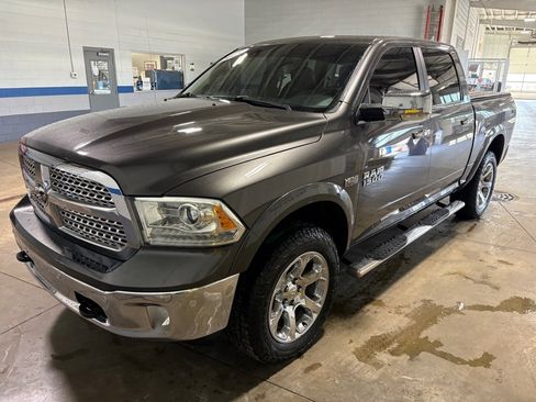 Used 2015 RAM 1500 Laramie w/ Convenience Group image 4