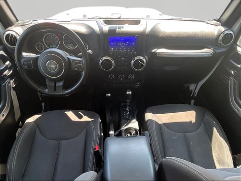 Used 2018 Jeep Wrangler Unlimited Sahara AWD/4WD image 7