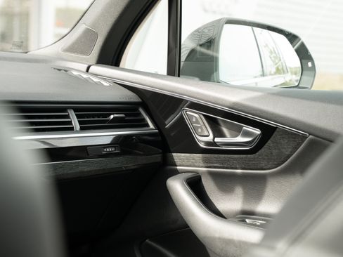 Used 2019 Audi Q7 3.0T Premium Plus w/ Premium Plus Package AWD/4WD image 14