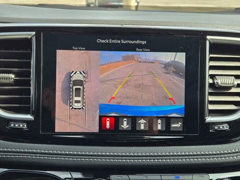 New 2026 Chrysler Pacifica Limited w/ Uconnect Theater Family Group AWD/4WD image 23