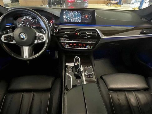 Used 2019 BMW 530e w/ M Sport Package RWD image 14