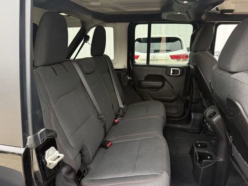 Used 2024 Jeep Wrangler Unlimited Rubicon AWD/4WD image 30