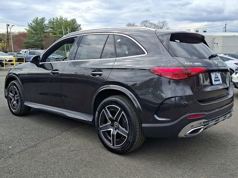 Used 2025 Mercedes-Benz GLC 300 4MATIC image 4