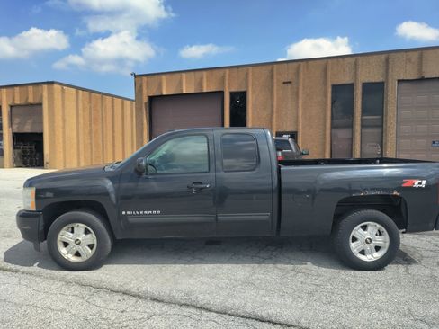 Used 2009 Chevrolet Silverado 1500 LTZ w/ Safety Package image 6