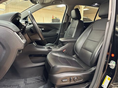 Used 2024 GMC Terrain SLT AWD/4WD image 24